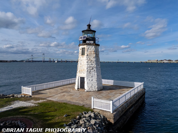 NewportHarbor-GoatIslandLight-202511-2309