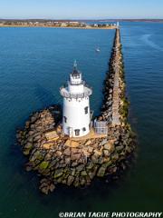 SaybrookBreakwaterLight-411 0293-150-4